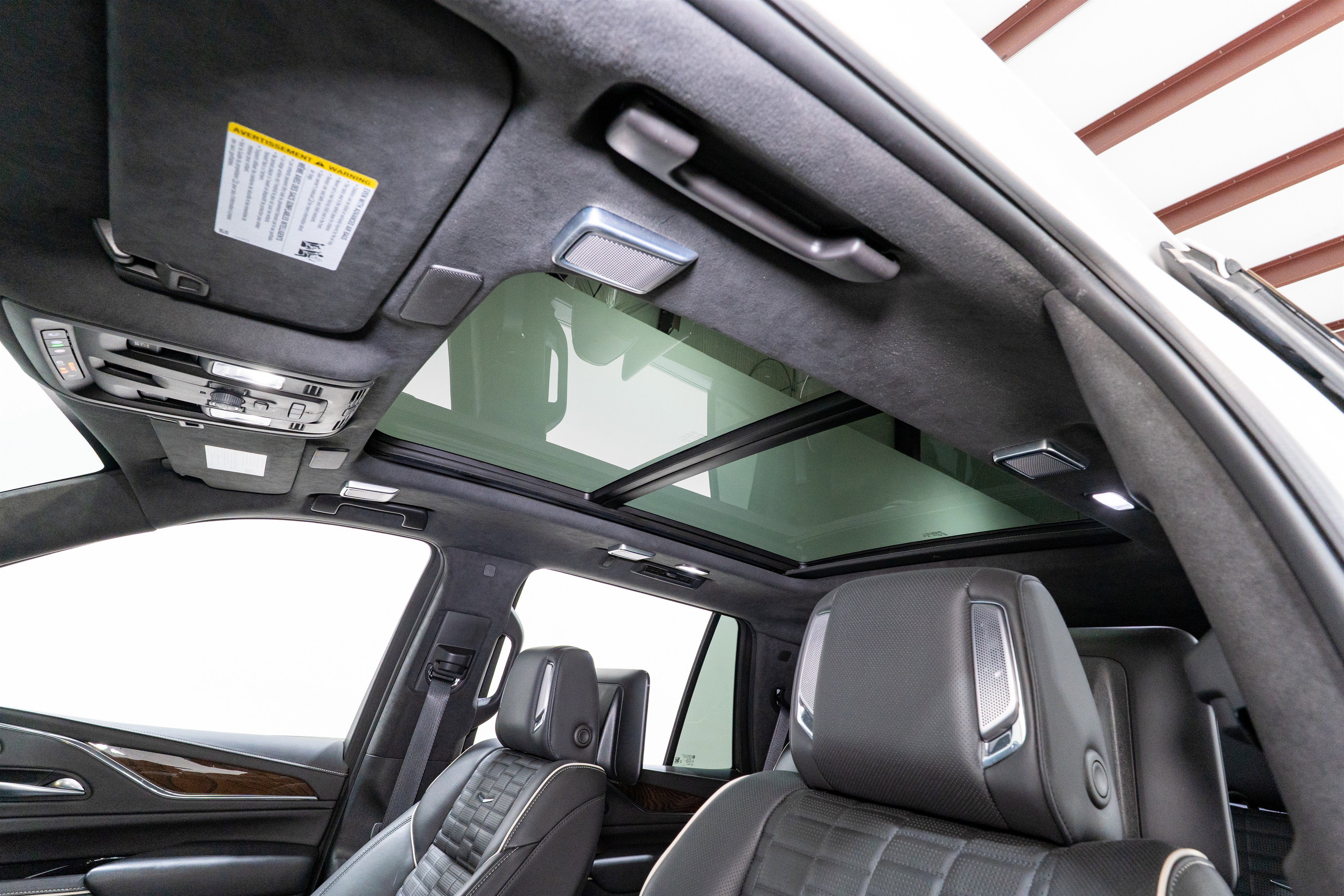 Used 2023 Cadillac Escalade Sport Platinum w/ LPO, ONYX Package image 18