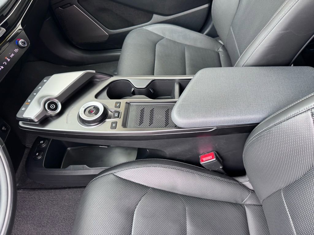 Used 2022 Kia EV6 Wind w/ Wind Technology Package AWD/4WD image 16