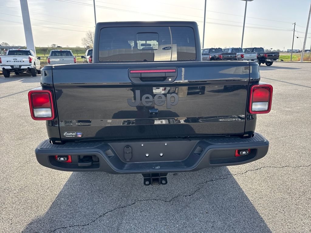 Used 2025 Jeep Gladiator Sport image 5
