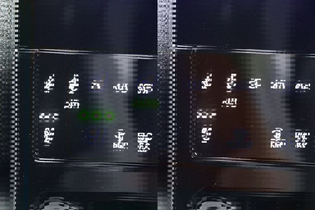 Used 2023 Subaru Solterra Touring image 25