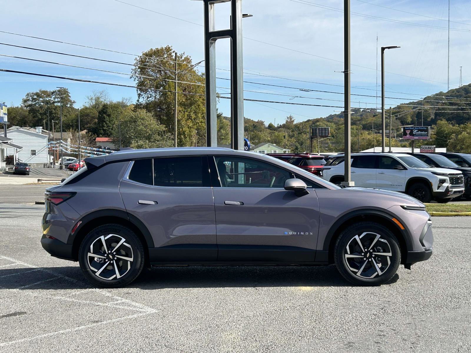 New 2026 Chevrolet Equinox EV LT image 2
