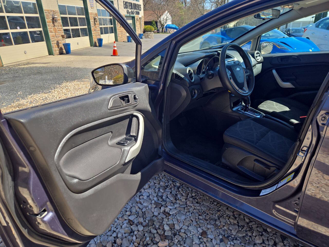 Used 2013 Ford Fiesta SE FWD image 10