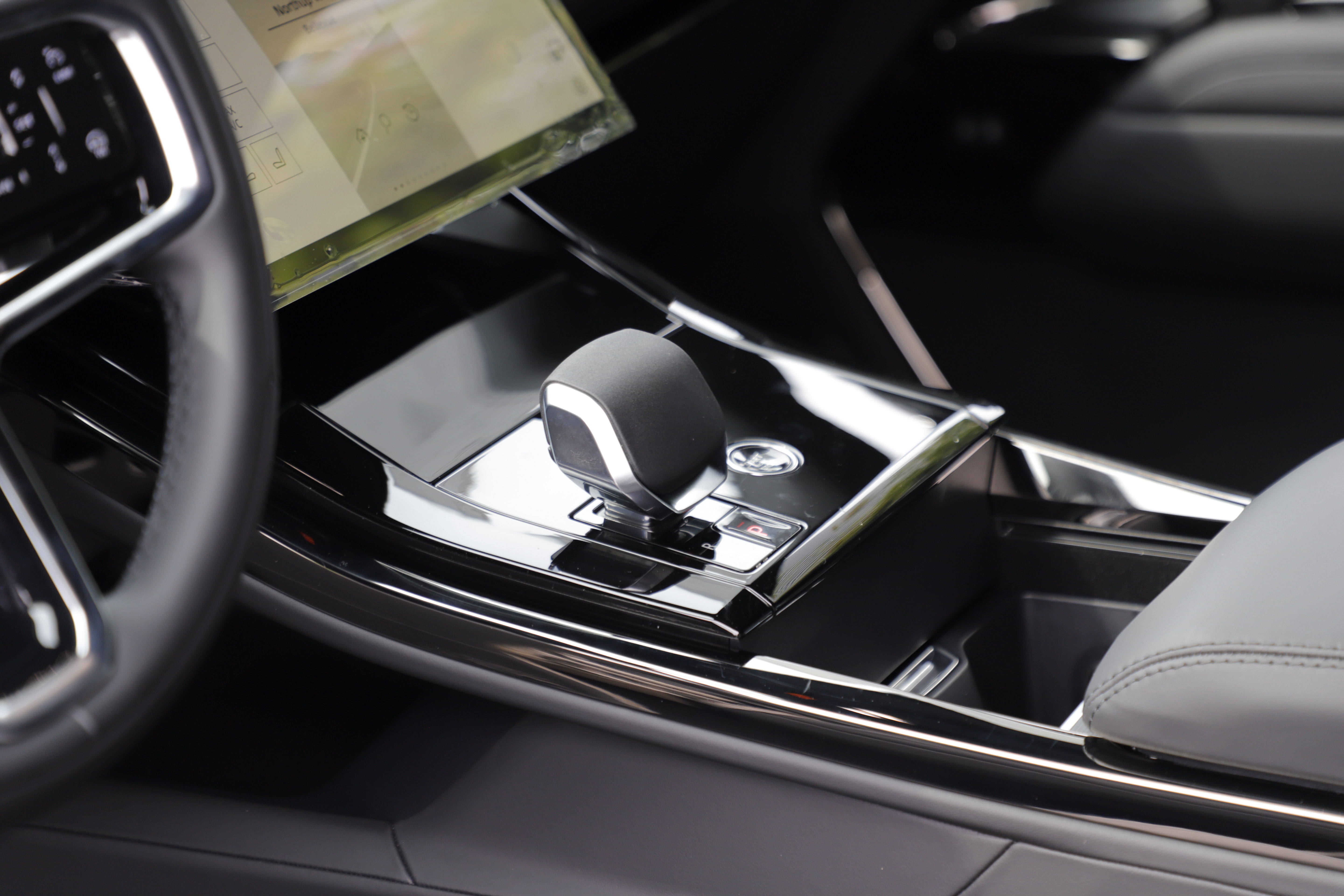 New 2026 Land Rover Range Rover Sport SE AWD/4WD image 17