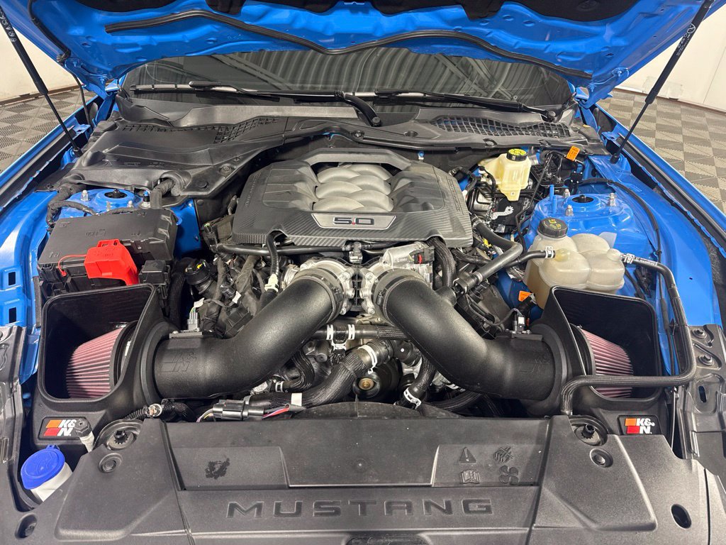 Used 2025 Ford Mustang GT RWD image 4