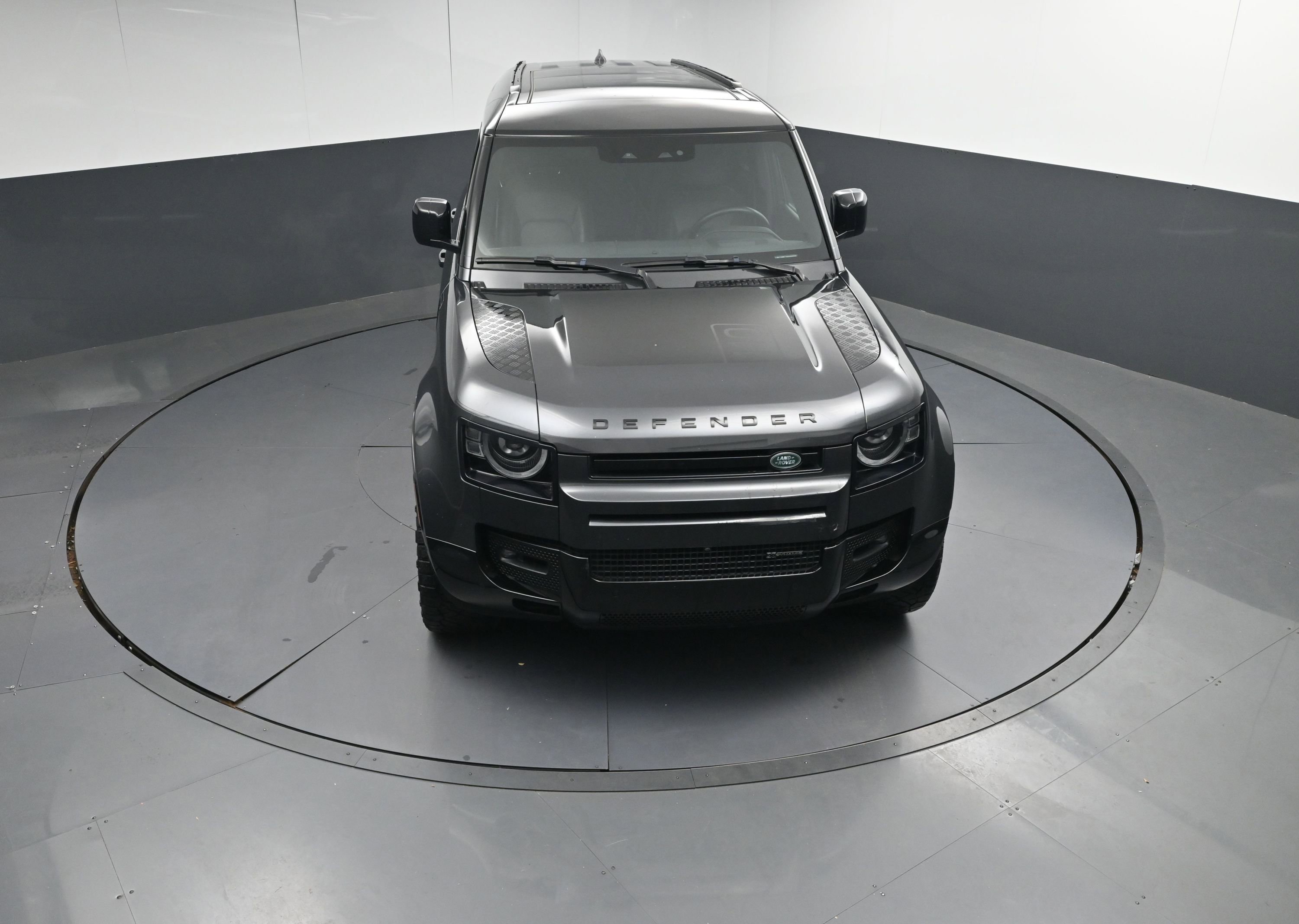 Used 2023 Land Rover Defender 110 X-Dynamic SE image 40