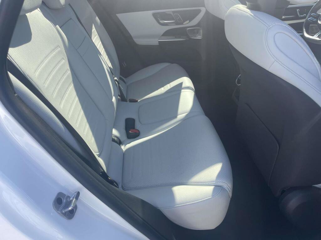 Used 2024 Mercedes-Benz GLC 300 4MATIC image 20