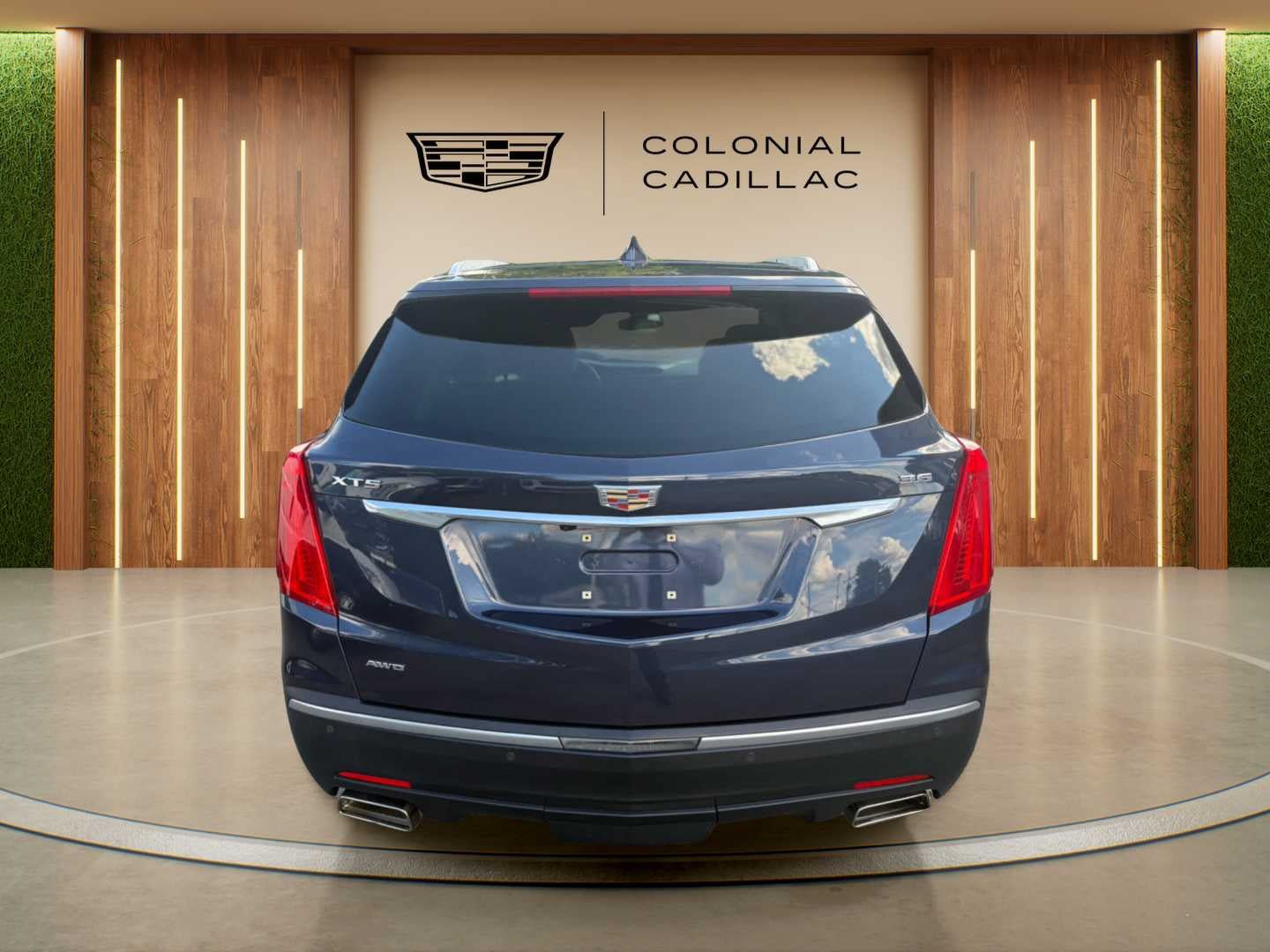 Used 2018 Cadillac XT5 Premium Luxury AWD/4WD image 4