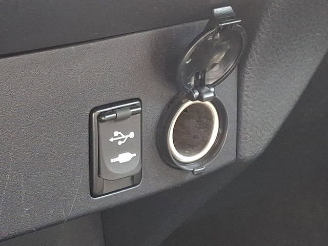 Used 2018 Toyota RAV4 LE image 23