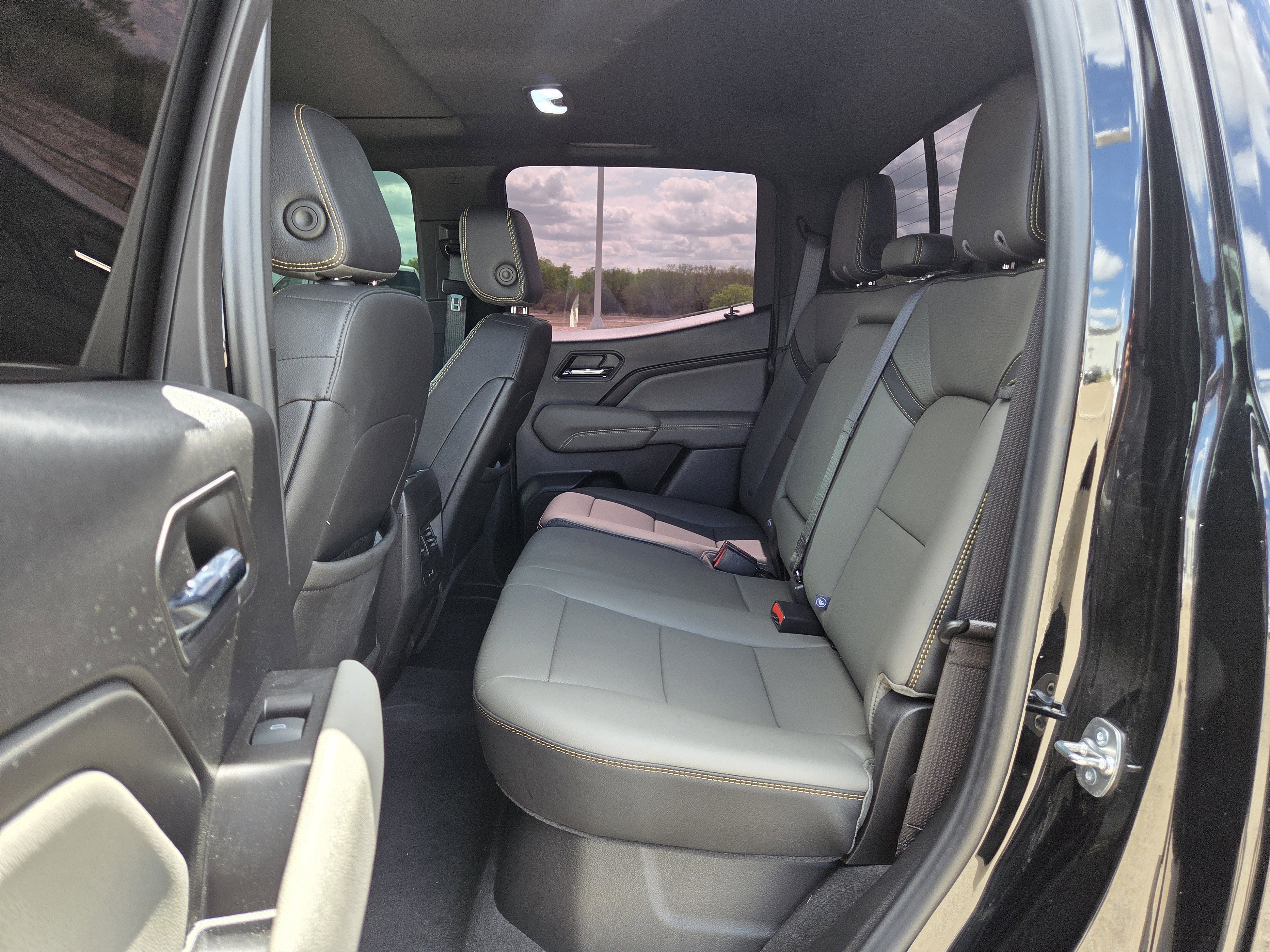 Used 2024 Chevrolet Colorado ZR2 w/ ZR2 Convenience Package III image 15