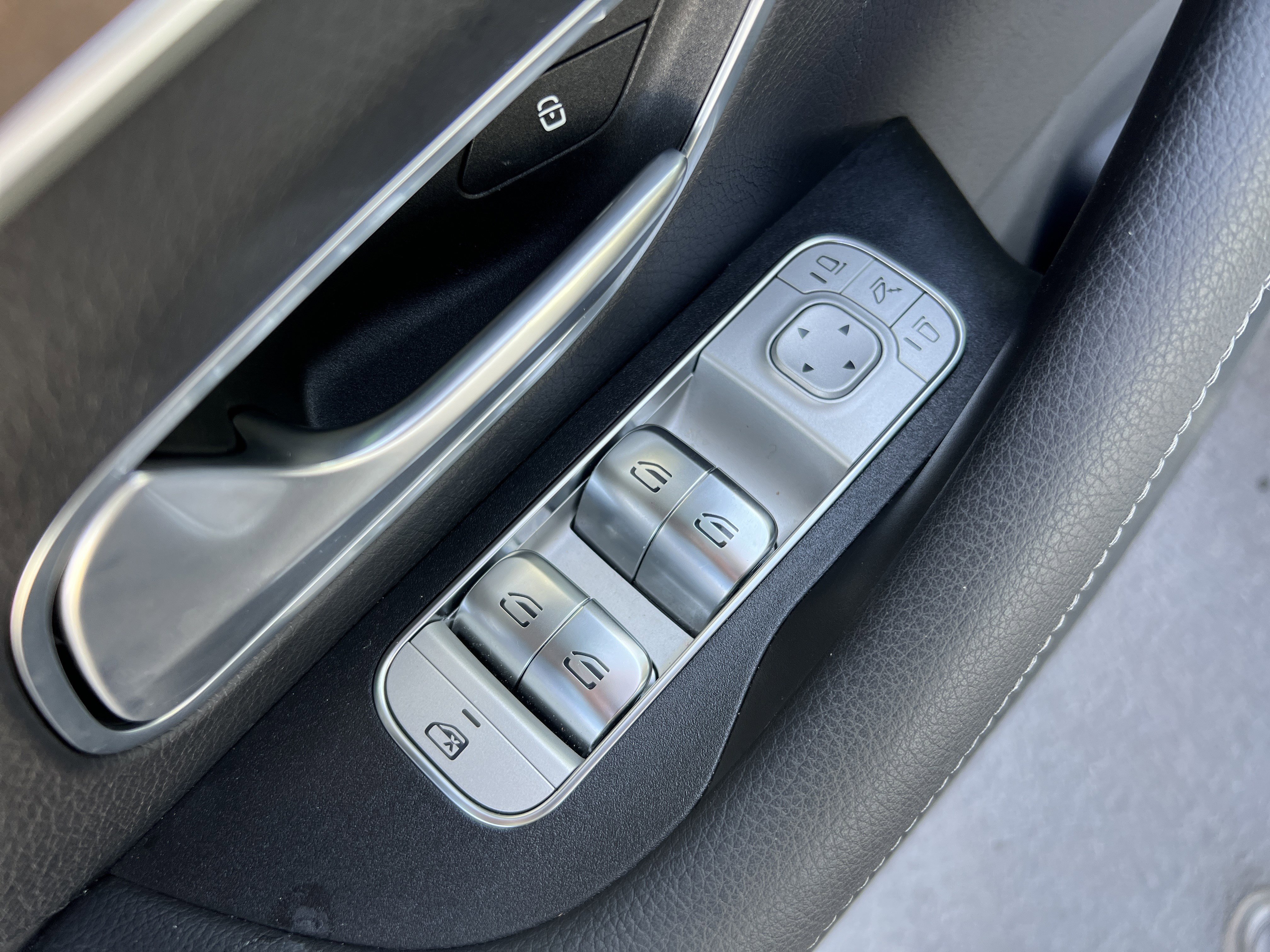 Used 2025 Mercedes-Benz GLE 350 4MATIC image 15