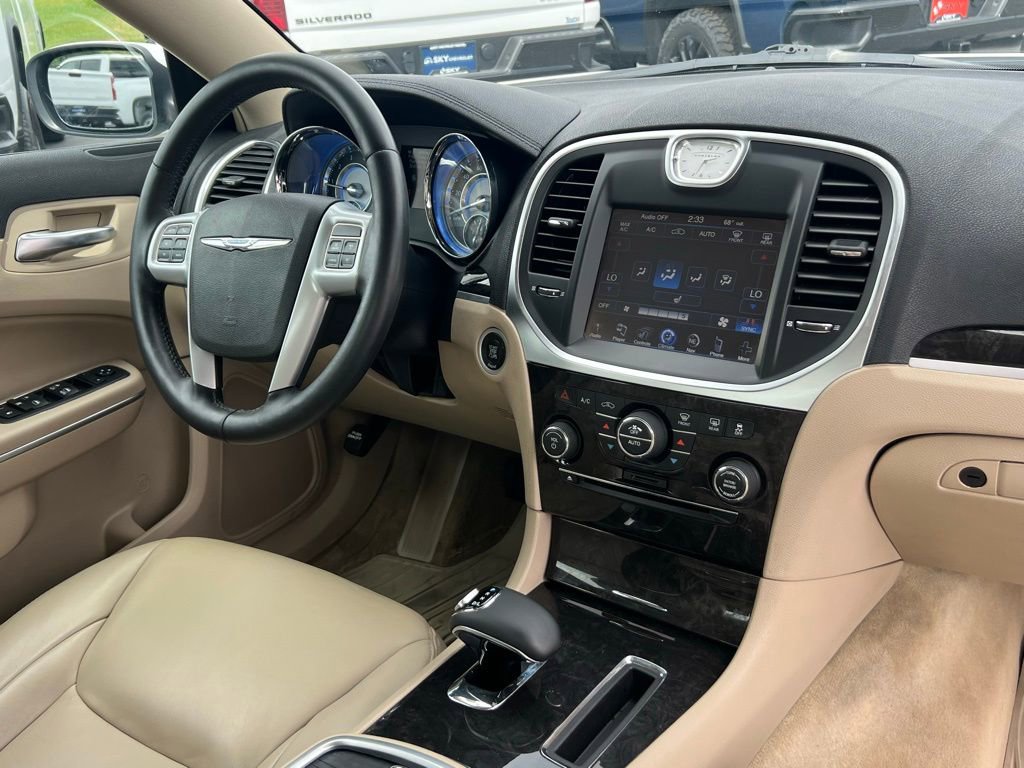 Used 2013 Chrysler 300 AWD w/ Driver Convenience Group image 20