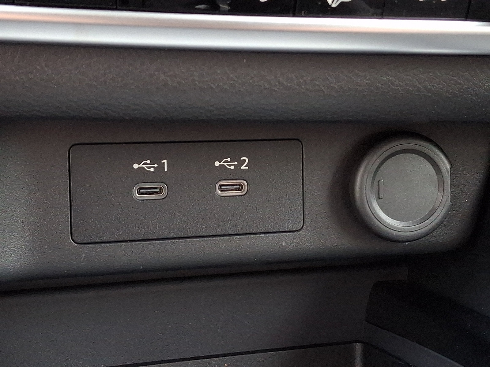 New 2026 Nissan Rogue SV AWD/4WD image 17
