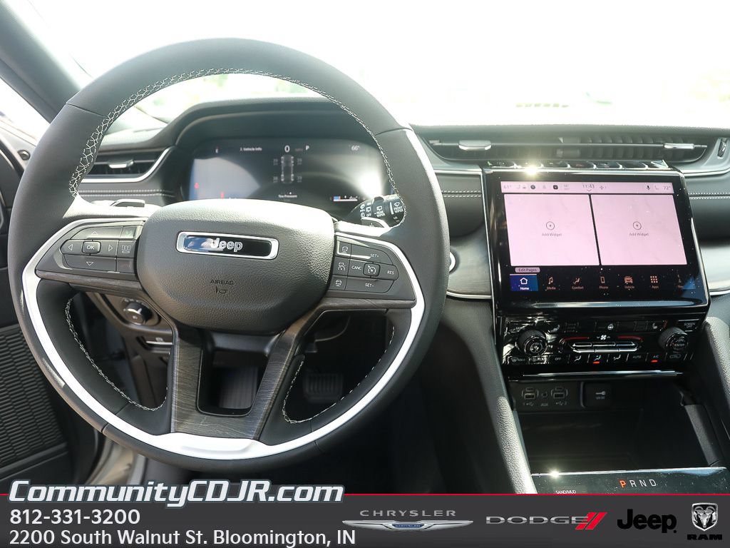 New 2025 Jeep Grand Cherokee Limited AWD/4WD image 13