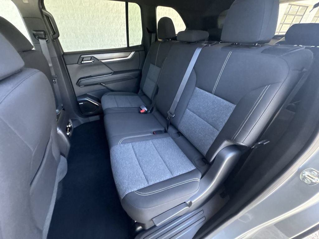 Certified 2025 GMC Acadia Elevation FWD image 25