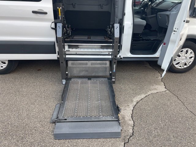 Used 2018 Ford Transit 350 XLT image 32