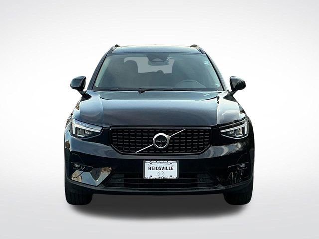 Used 2024 Volvo XC40 B5 Plus image 8