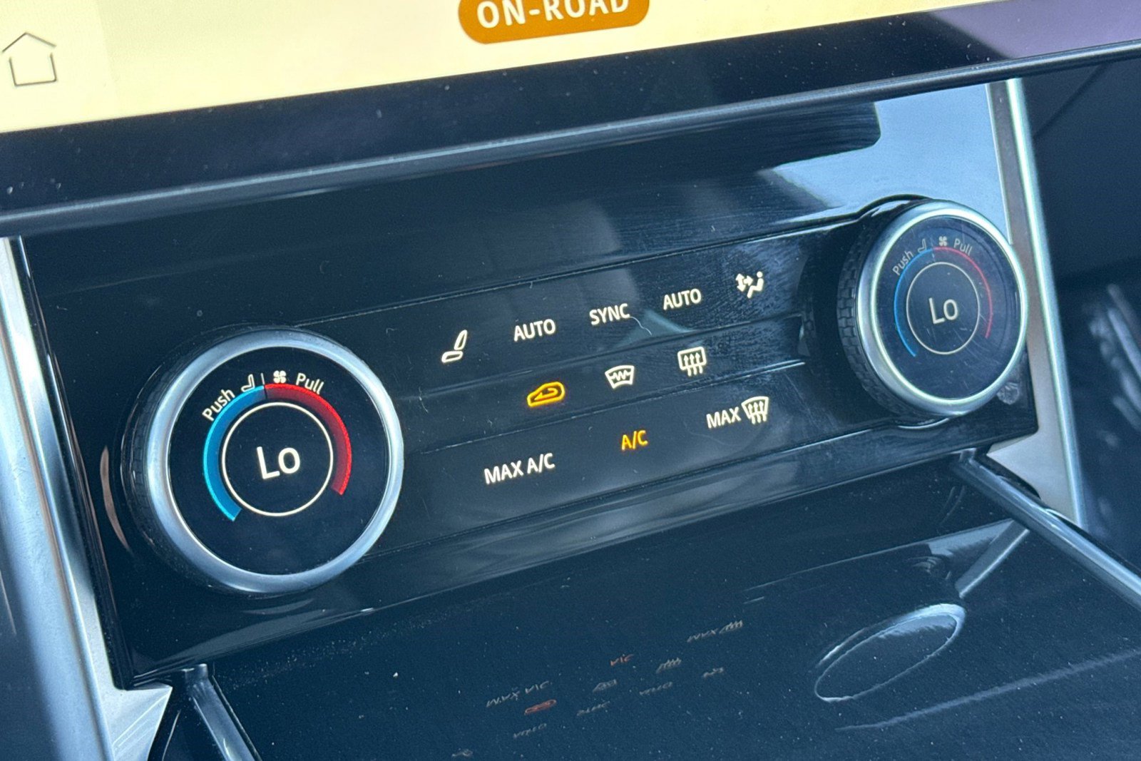 Certified 2023 Land Rover Range Rover SE image 22