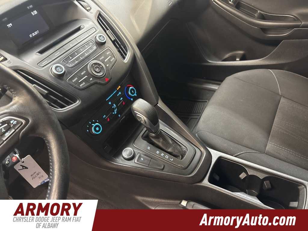 Used 2017 Ford Focus SE w/ Cold Weather Package image 15