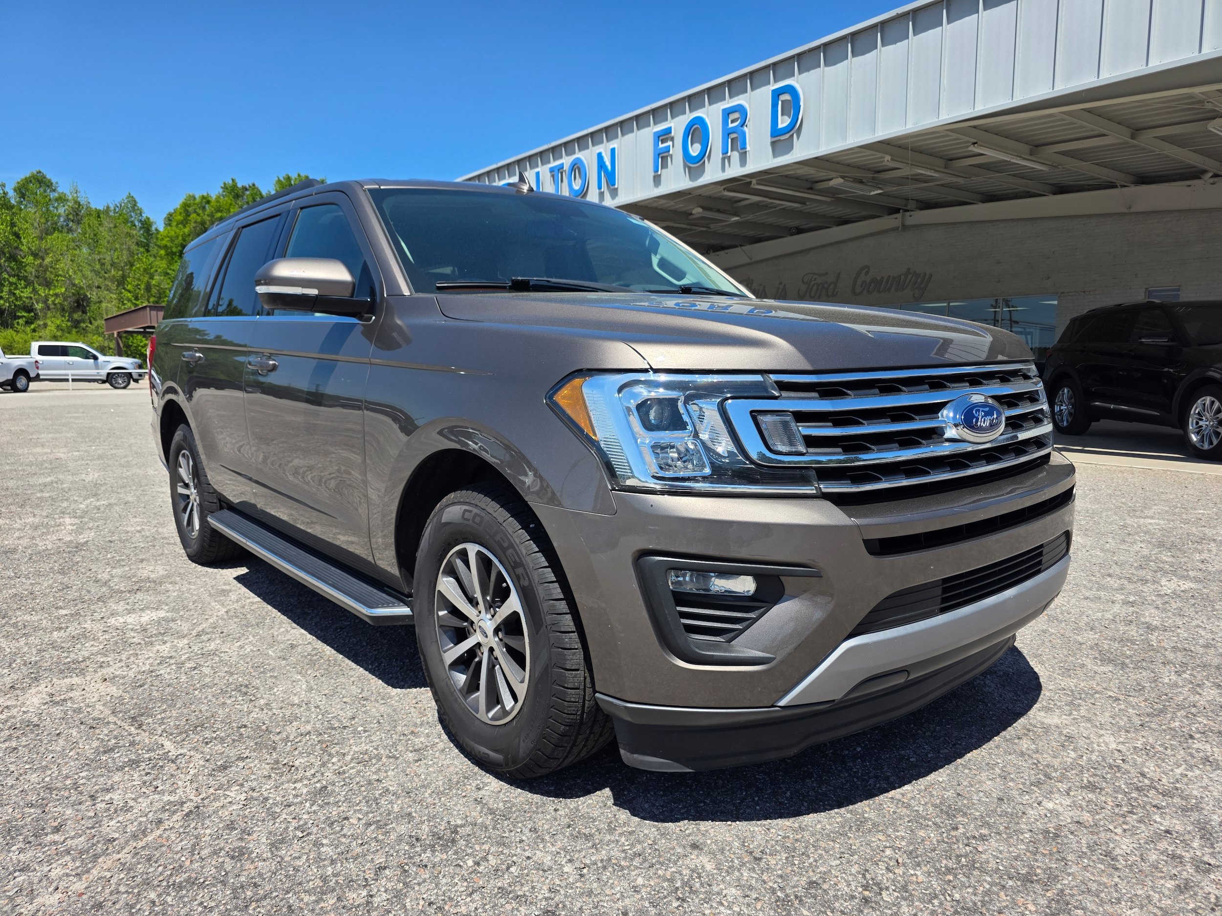 Used 2019 Ford Expedition XLT w/ Equipment Group 202A RWD image 1