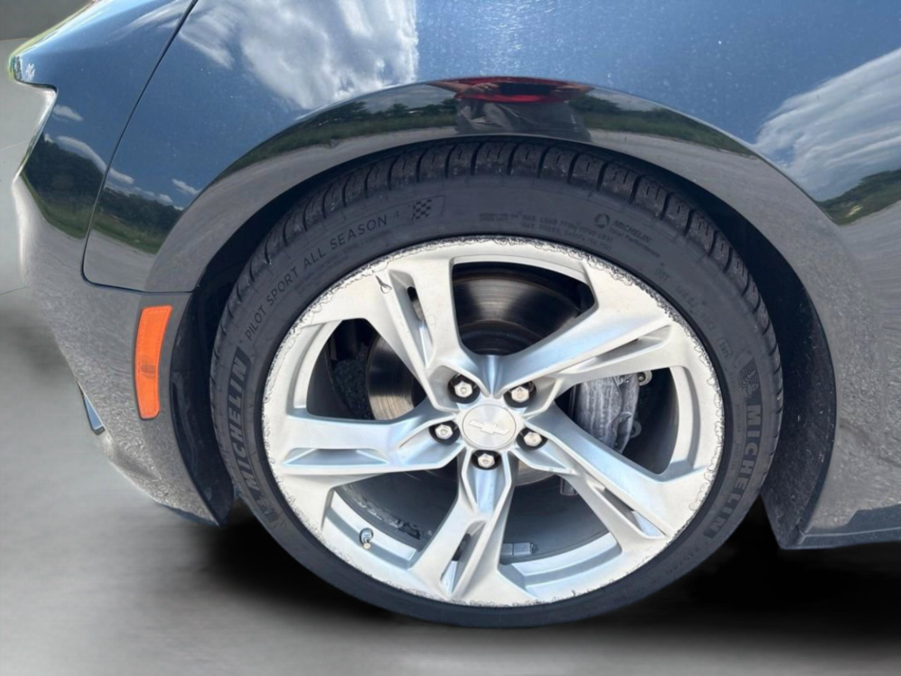 Used 2019 Chevrolet Camaro SS RWD image 32
