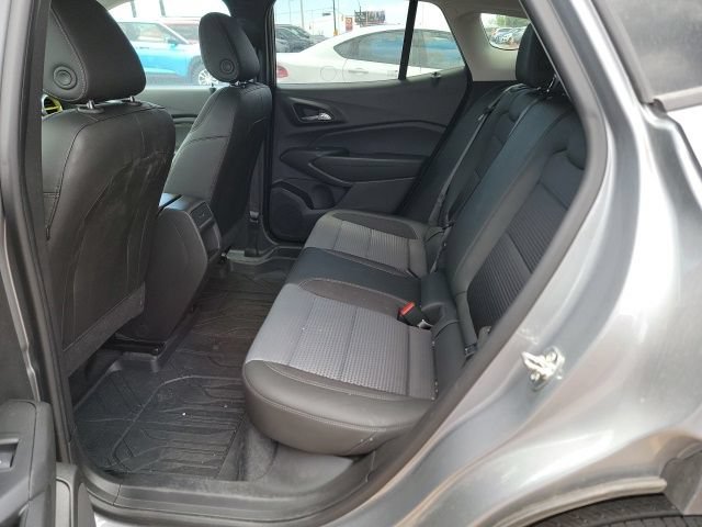 Used 2024 Chevrolet Trax LT w/ Driver Confidence Package FWD image 11