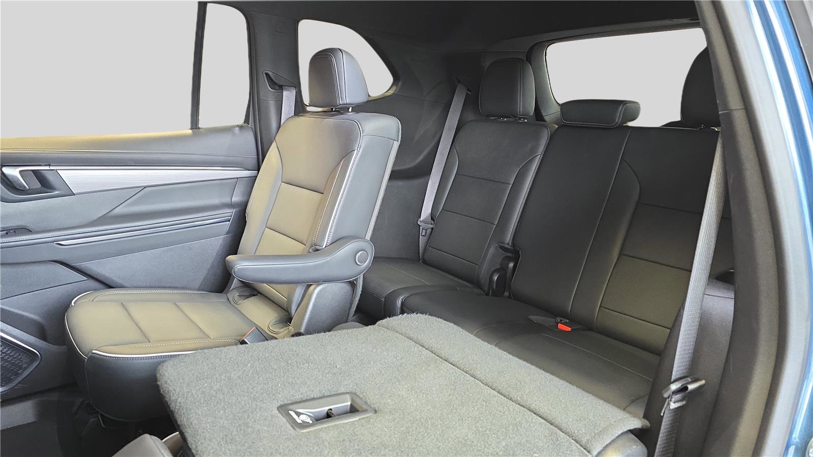 Used 2025 Buick Enclave Preferred image 19