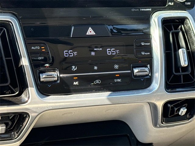 Certified 2022 Kia Sorento SX image 22