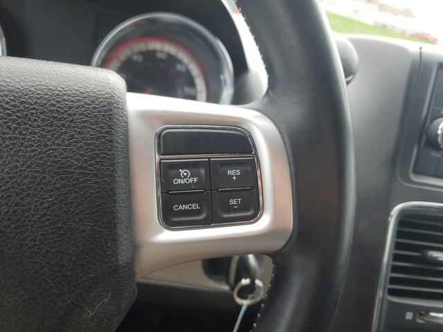 Used 2016 Dodge Grand Caravan SXT image 22