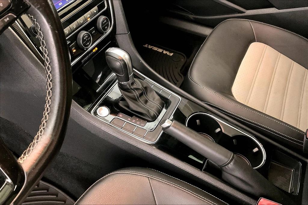 Used 2018 Volkswagen Passat 3.6 image 19
