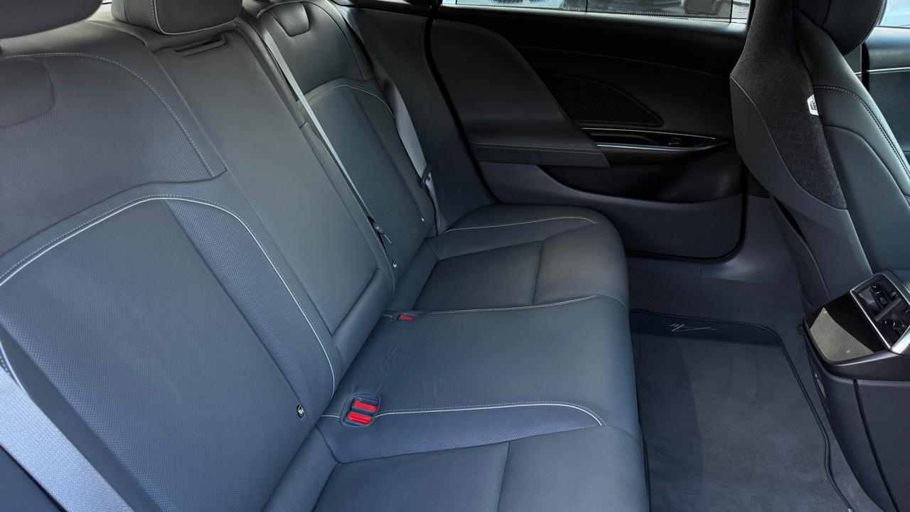 Used 2024 Lucid Air Touring image 39
