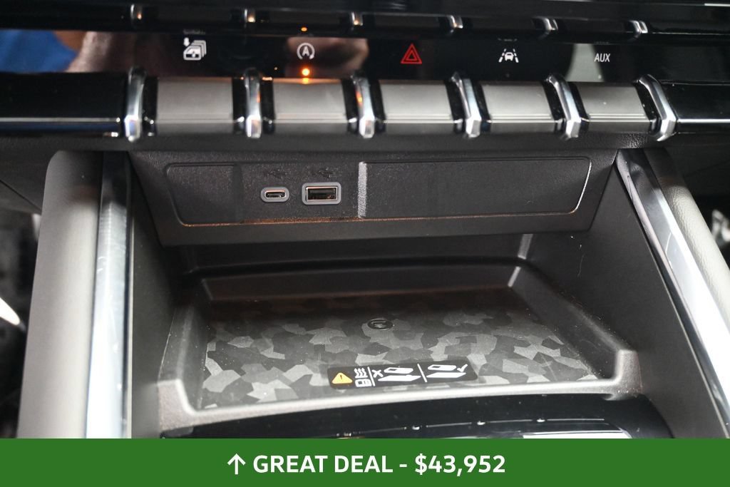 Used 2025 GMC Canyon AT4 w/ Nightfall Edition AWD/4WD image 32