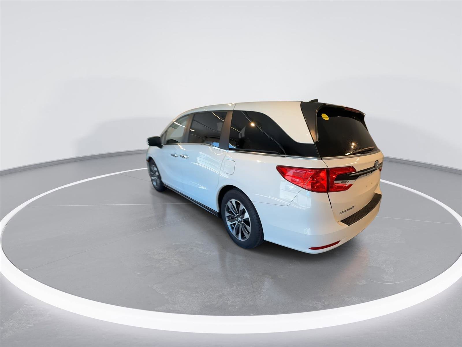 Used 2024 Honda Odyssey EX-L image 5