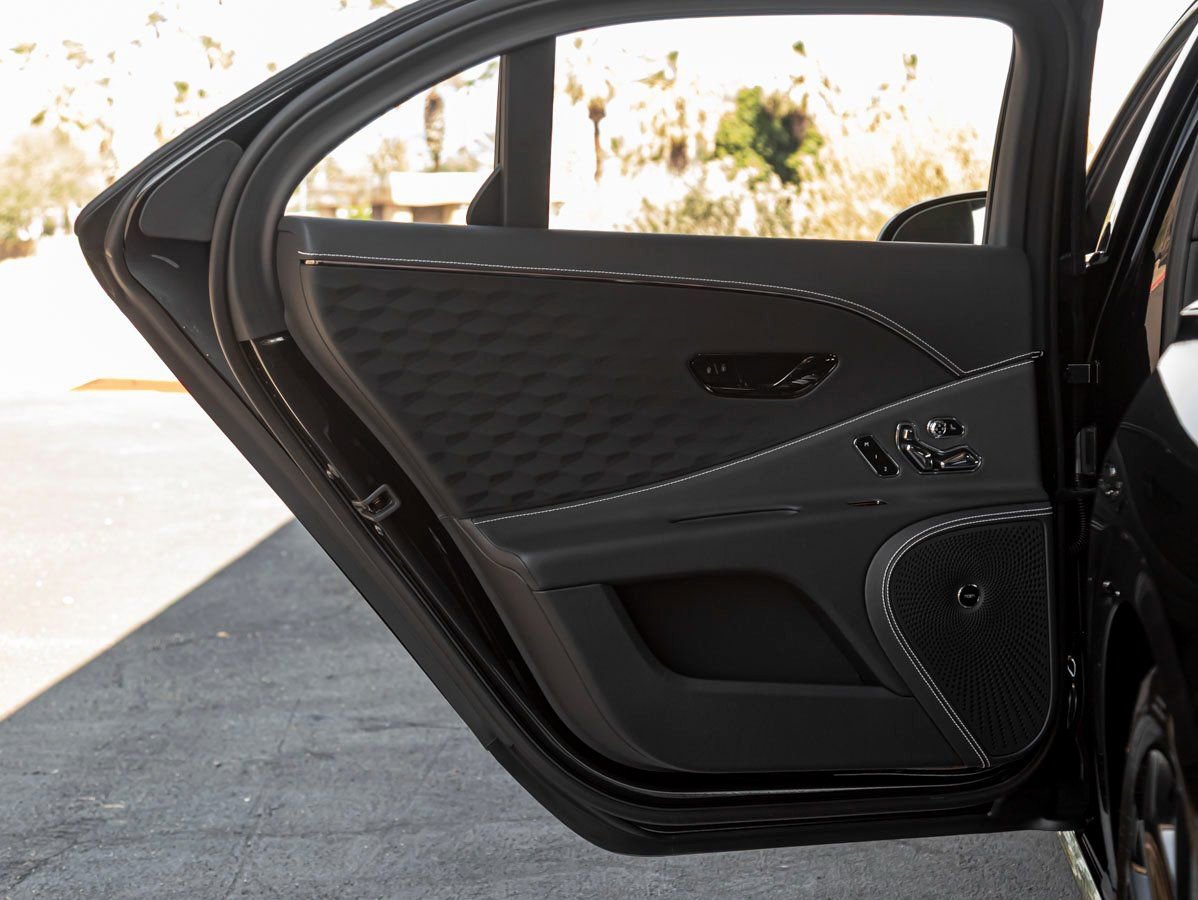 Used 2025 Bentley Flying Spur Plug-In Hybrid image 19