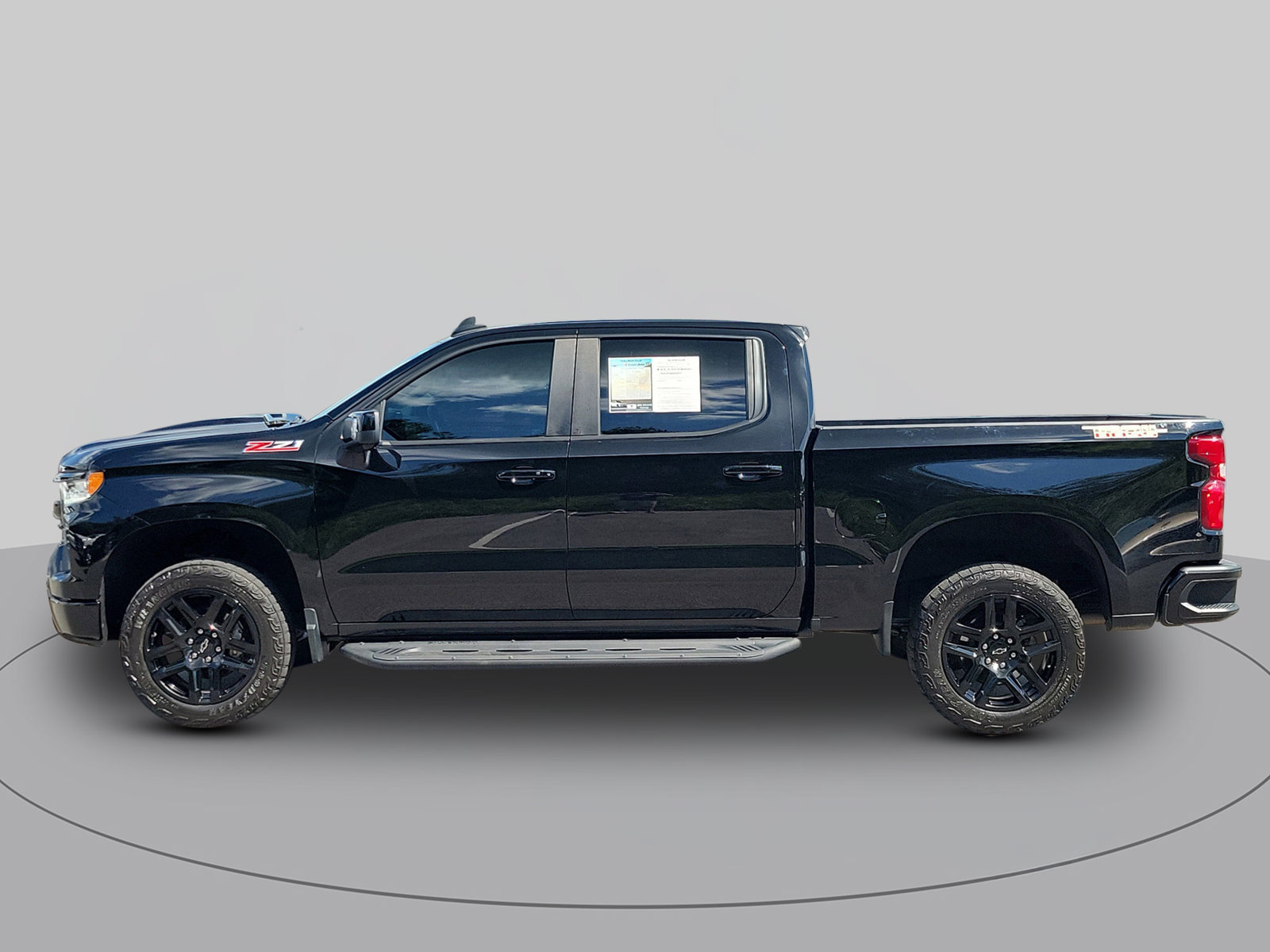 Used 2024 Chevrolet Silverado 1500 LT Trail Boss w/ LT Trail Boss Premium Package AWD/4WD image 6