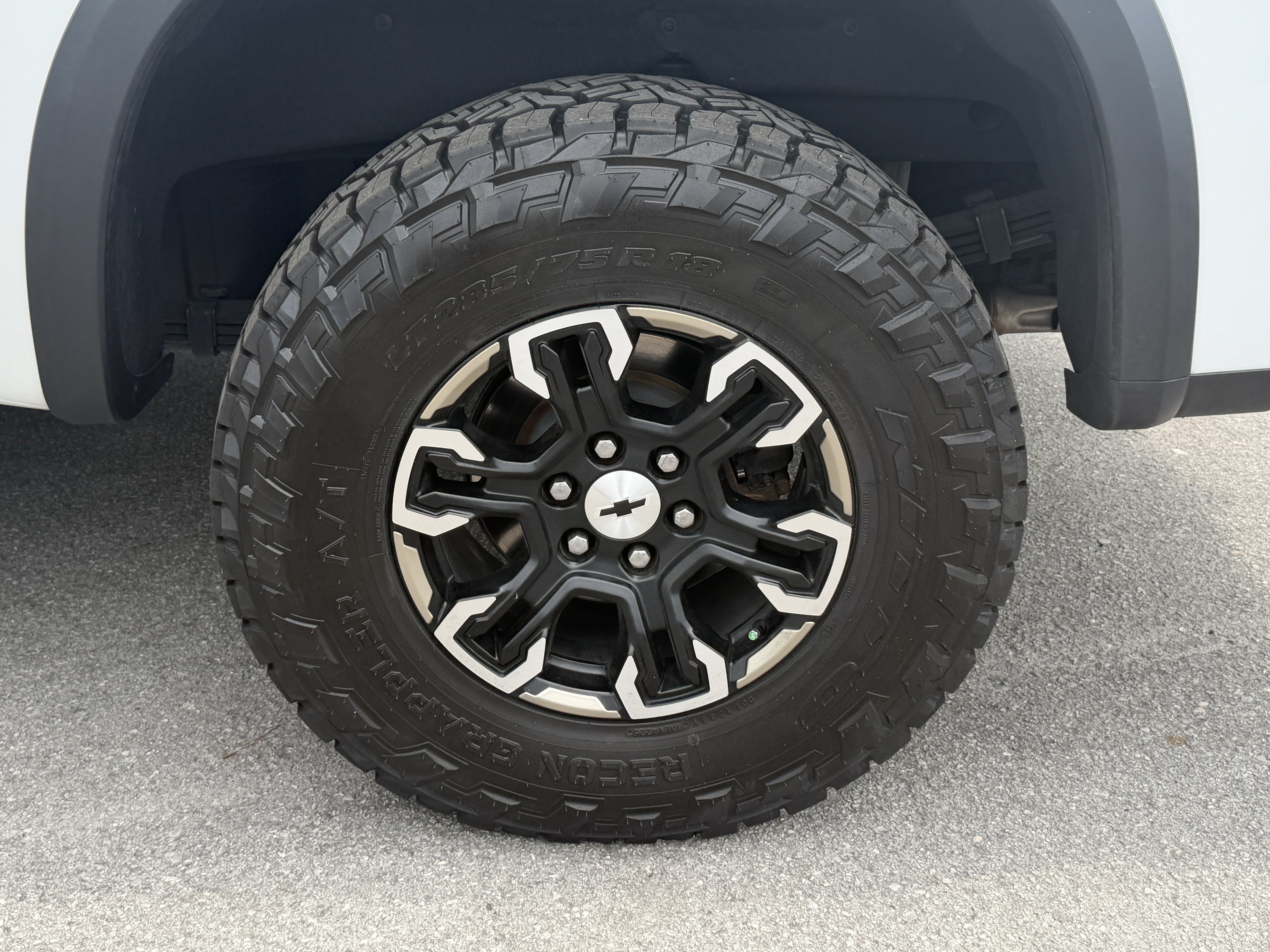Used 2024 Chevrolet Silverado 1500 ZR2 AWD/4WD image 12