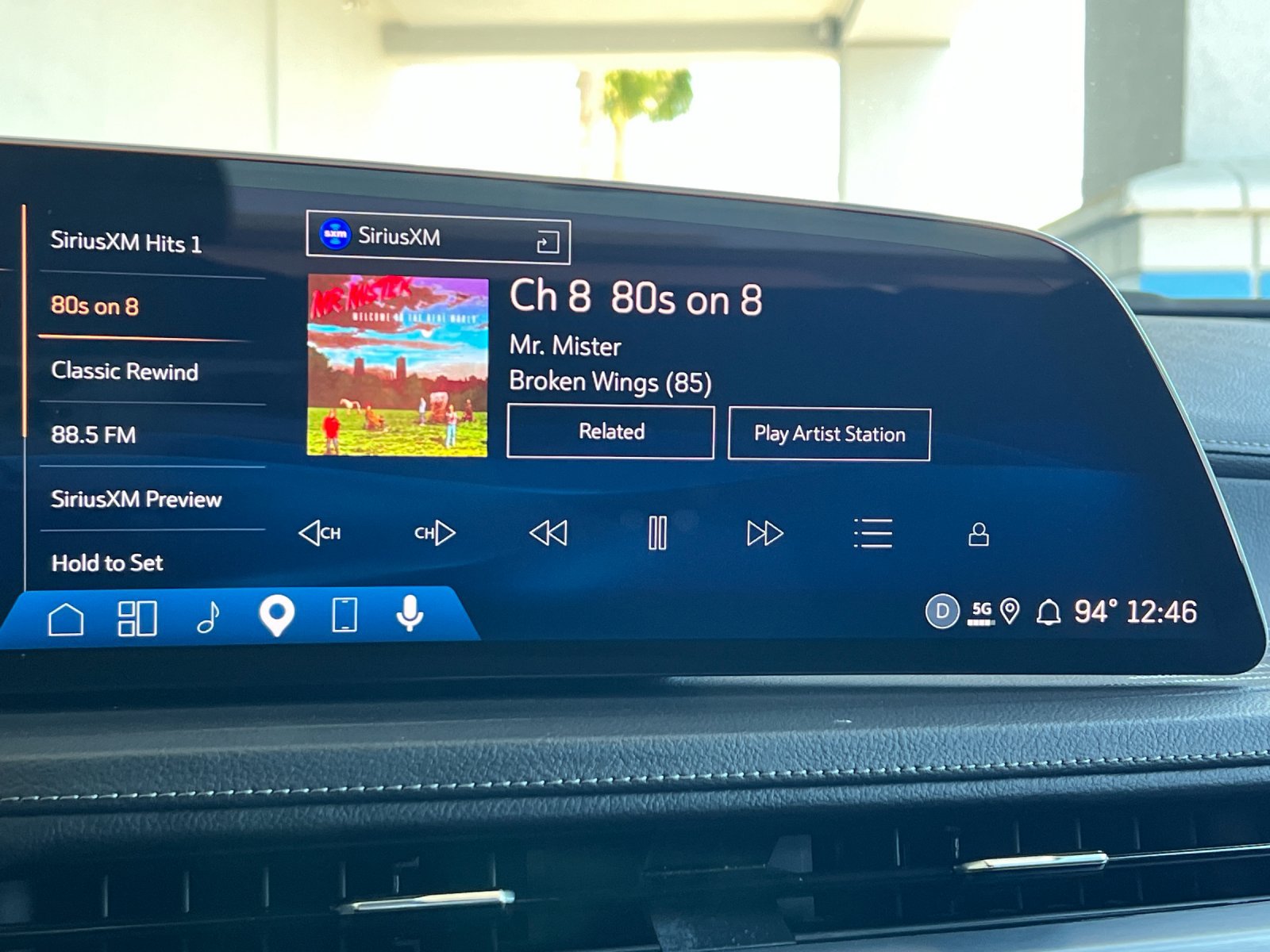 Certified 2025 Cadillac XT4 Premium Luxury FWD image 28
