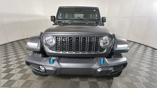 Used 2024 Jeep Wrangler Unlimited w/ Convenience Group AWD/4WD image 7