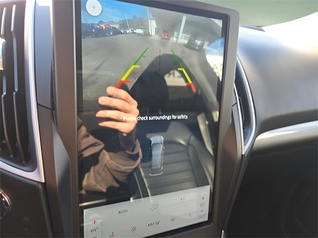 Used 2024 Ford Edge SEL image 17