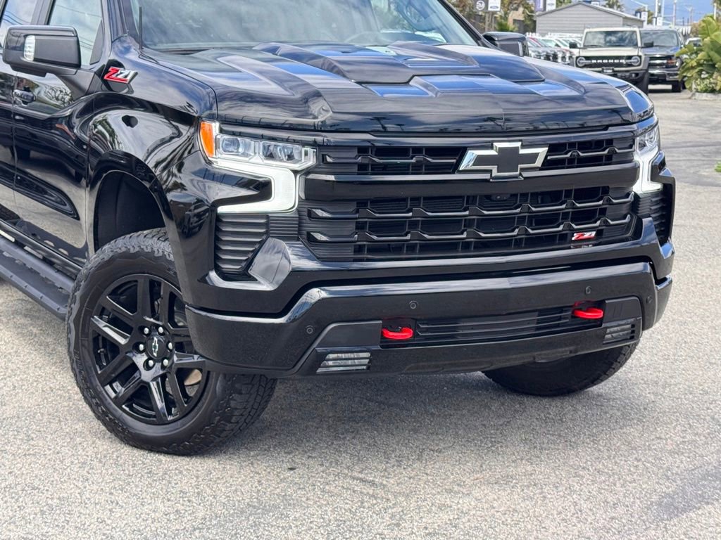 Used 2025 Chevrolet Silverado 1500 LT Trail Boss w/ LT Trail Boss Premium Package AWD/4WD image 3