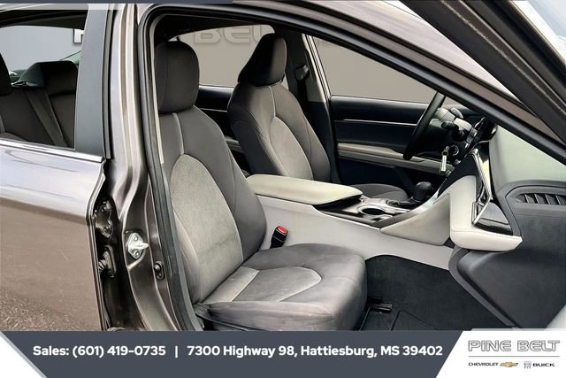 Used 2023 Toyota Camry LE image 6