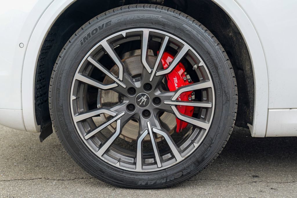 Certified 2023 Maserati Grecale GT image 15