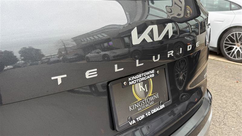 Used 2024 Kia Telluride EX w/ EX Captain's Chair Package image 36