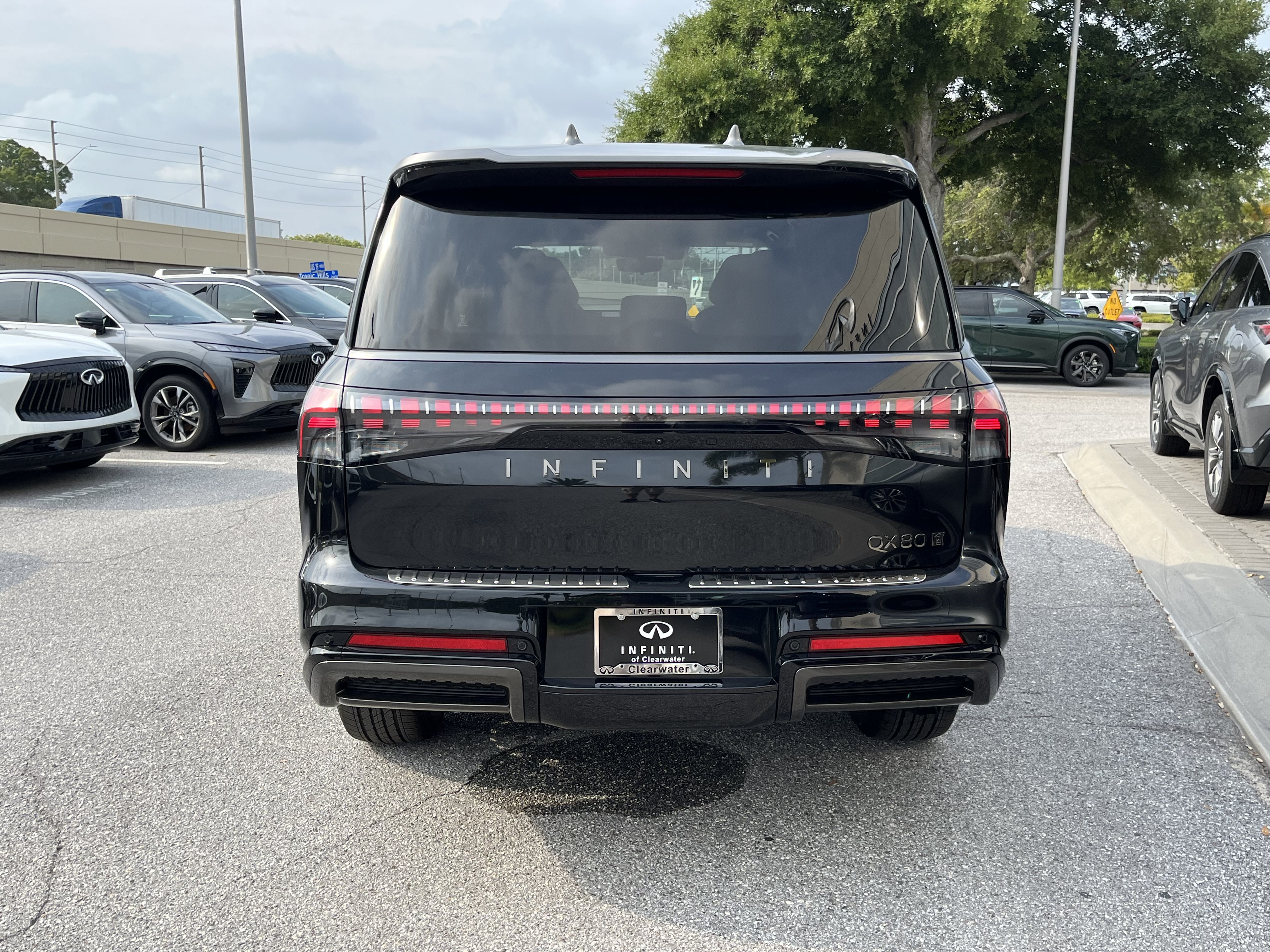 New 2027 INFINITI QX80 Autograph AWD/4WD image 4