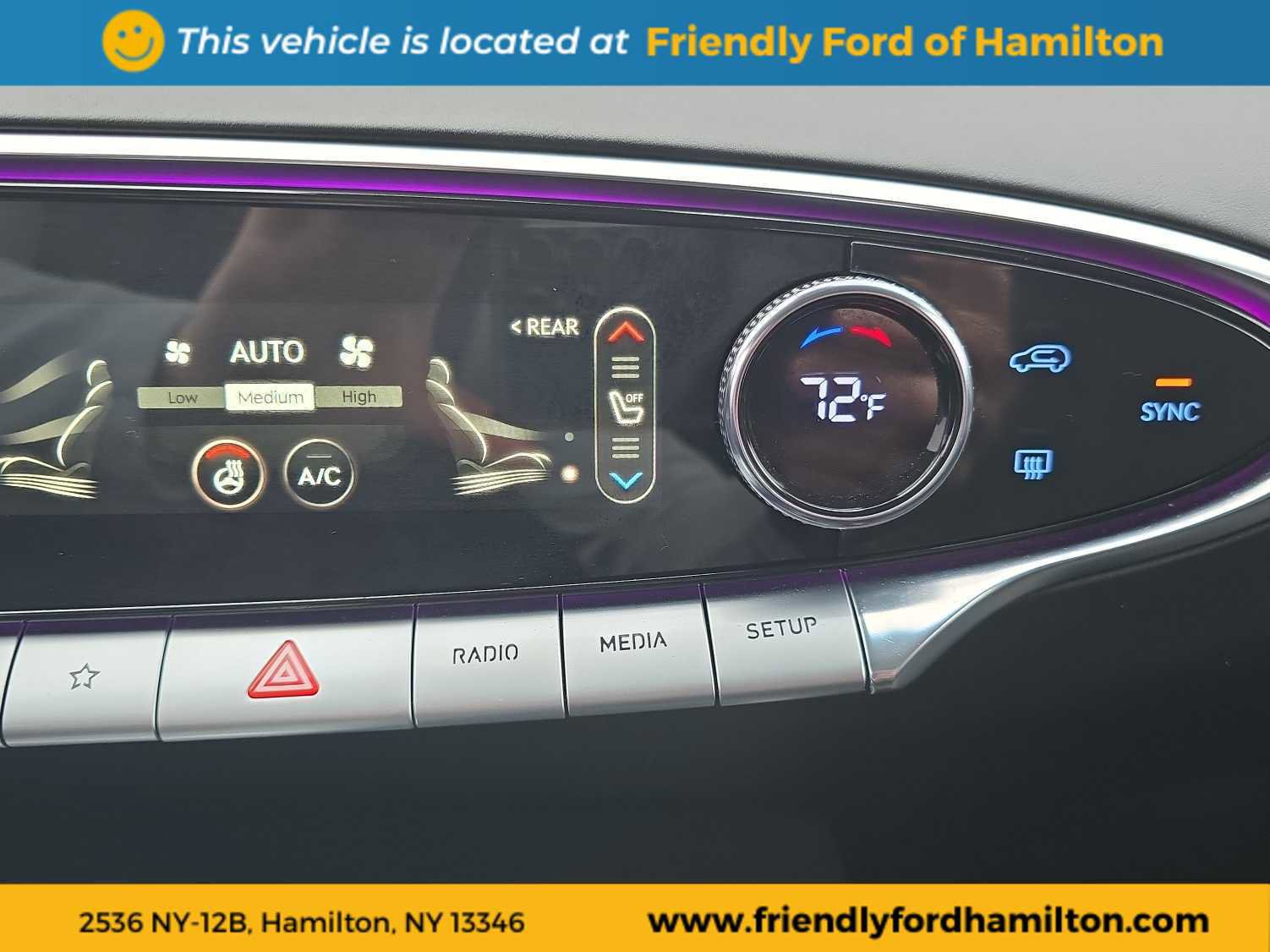 Used 2023 Genesis GV70 2.5T w/ Advanced Package image 34