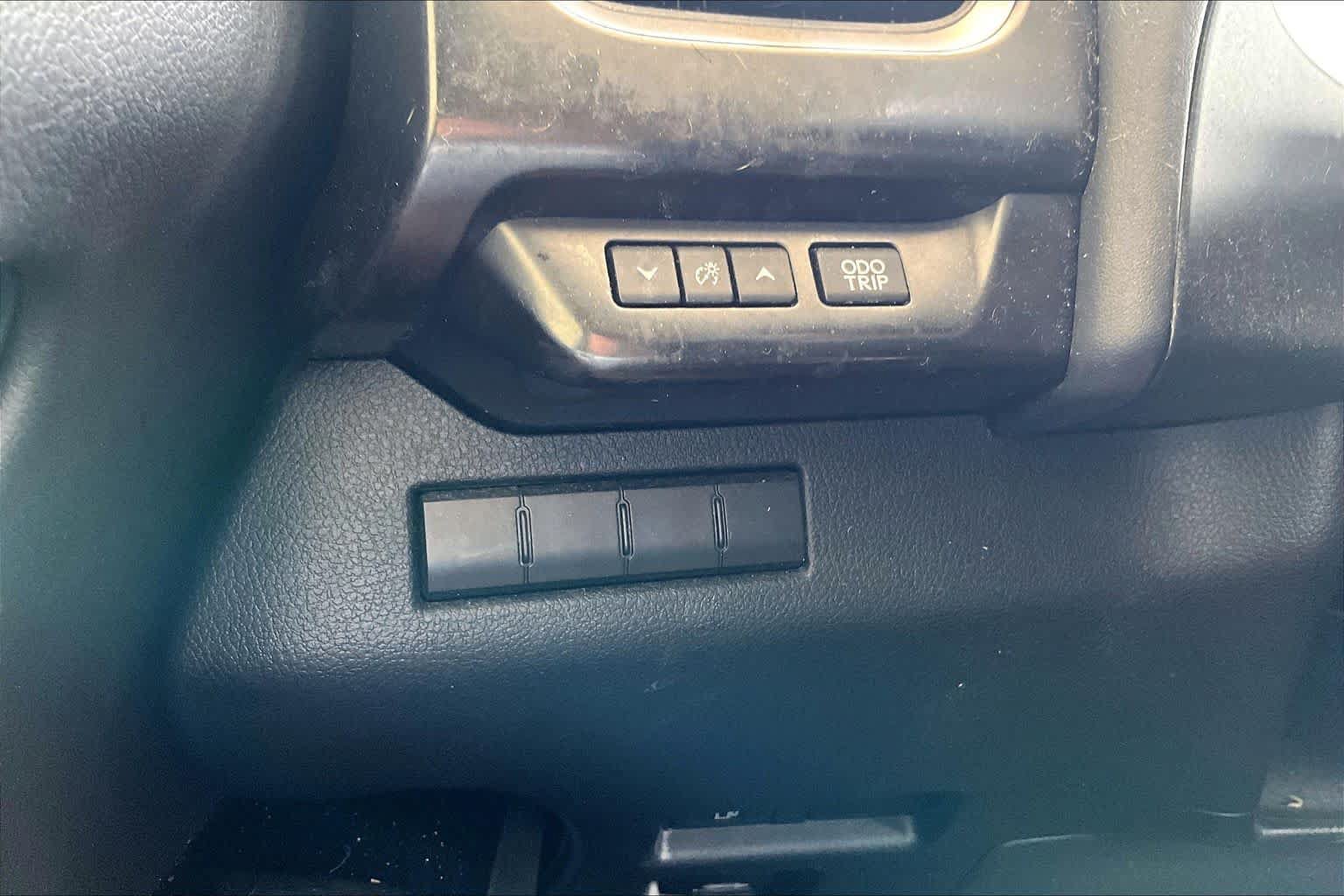 Used 2019 Lexus UX 200 FWD image 31
