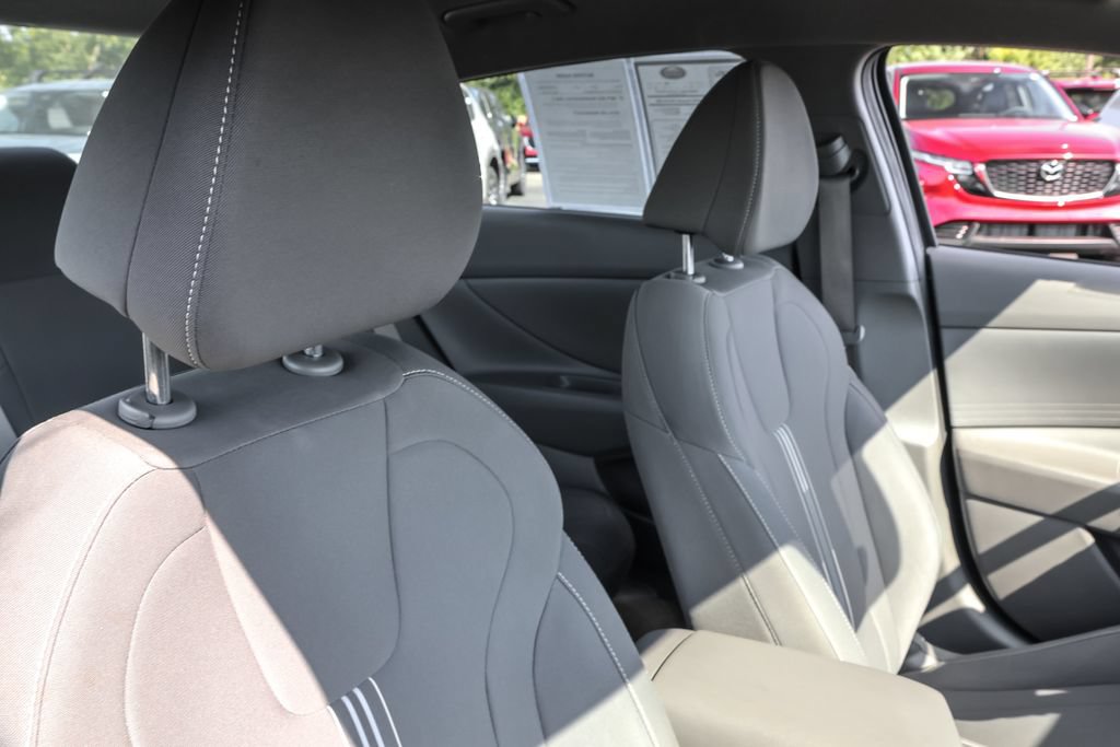 Certified 2024 Hyundai Elantra SEL FWD image 37