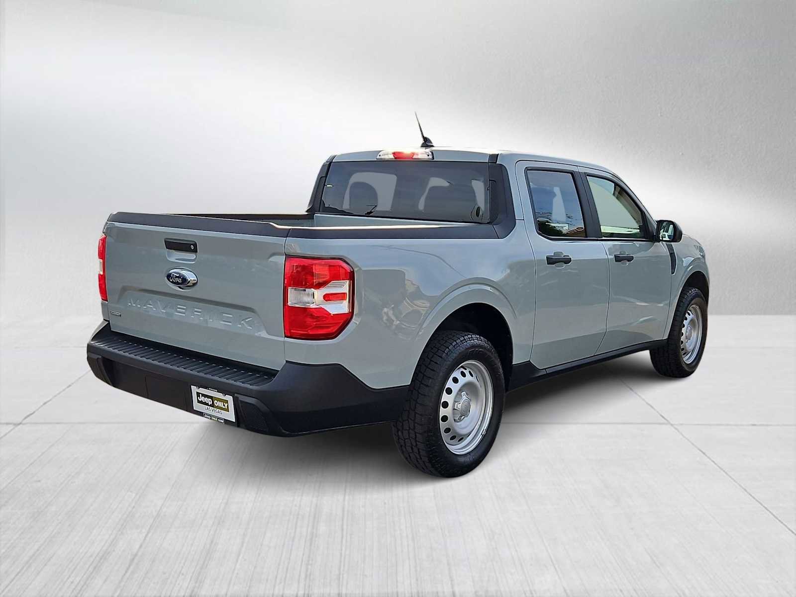 Used 2024 Ford Maverick XL image 8