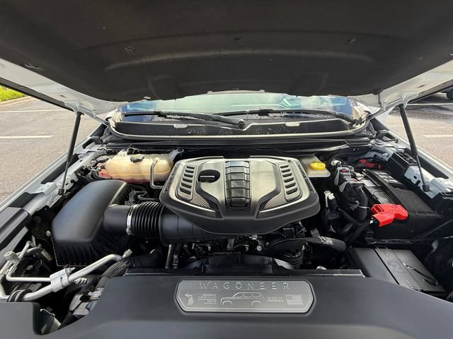 Used 2023 Jeep Wagoneer Series III w/ Premium Group I AWD/4WD image 27