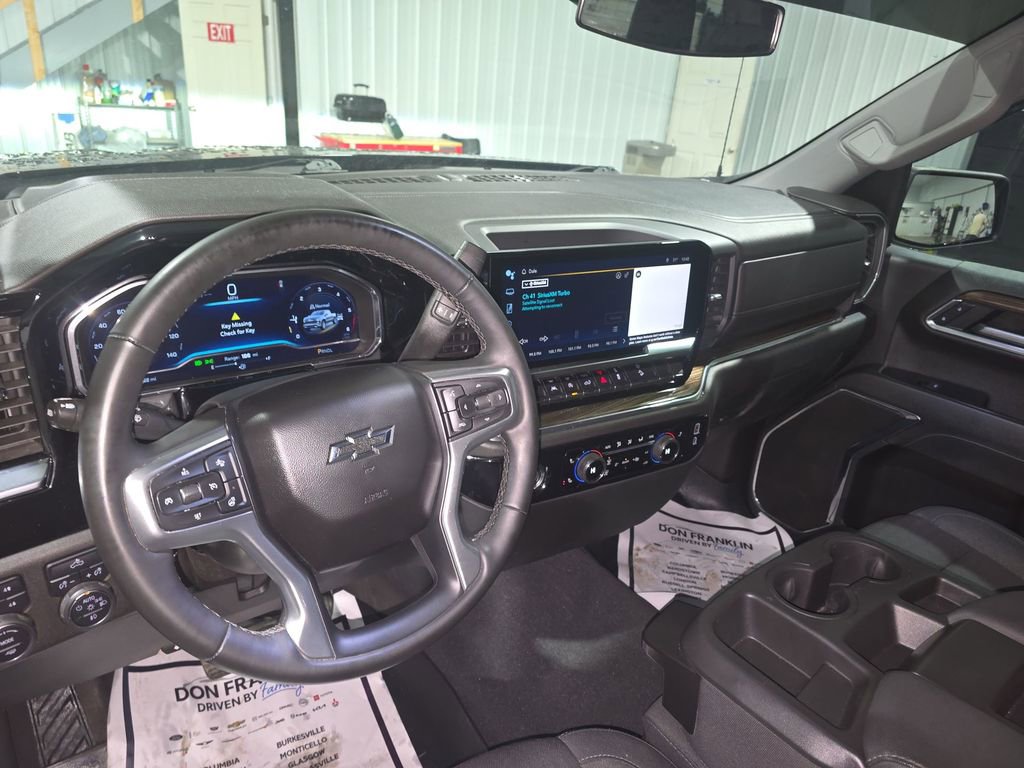 Used 2024 Chevrolet Silverado 1500 RST w/ Z71 Off-Road Package image 10