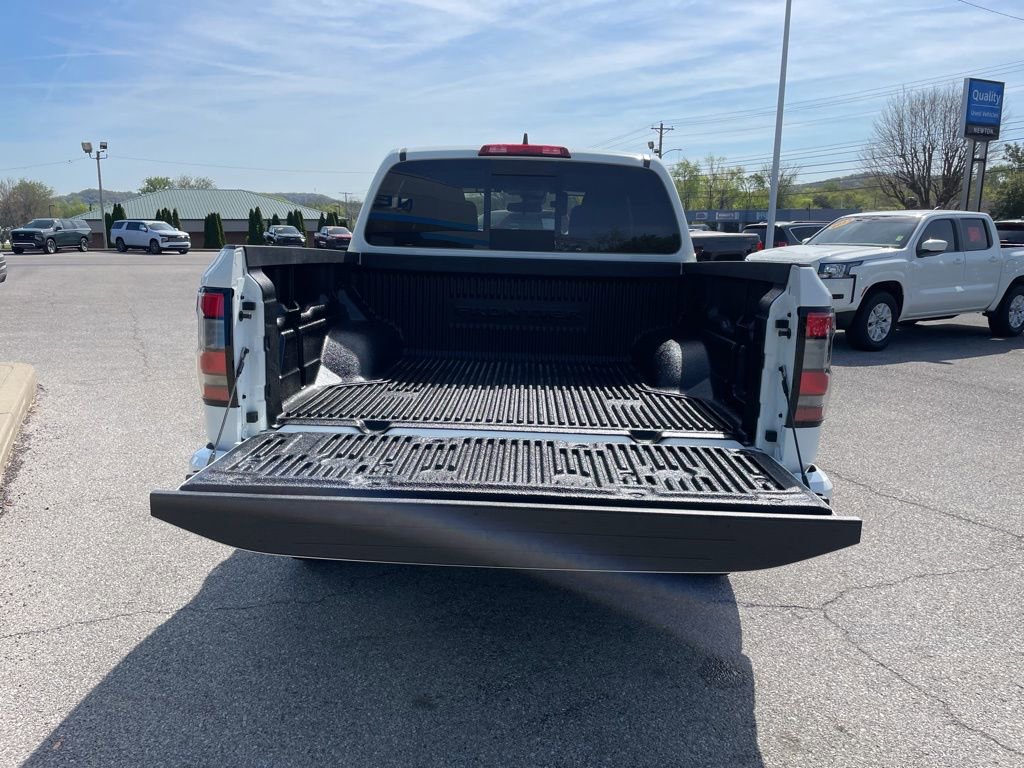 Used 2025 Nissan Frontier PRO-4X AWD/4WD image 43